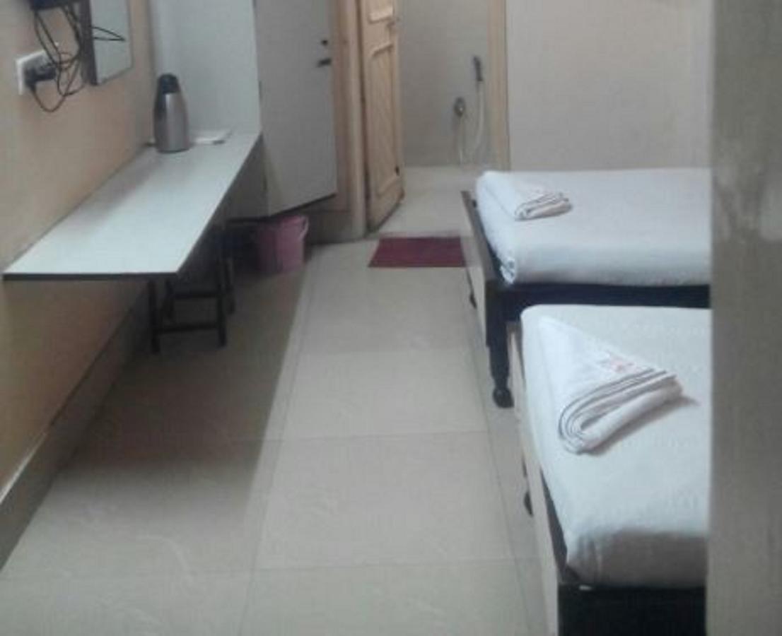 Hotel Shree Pushpak Raigarh Buitenkant foto